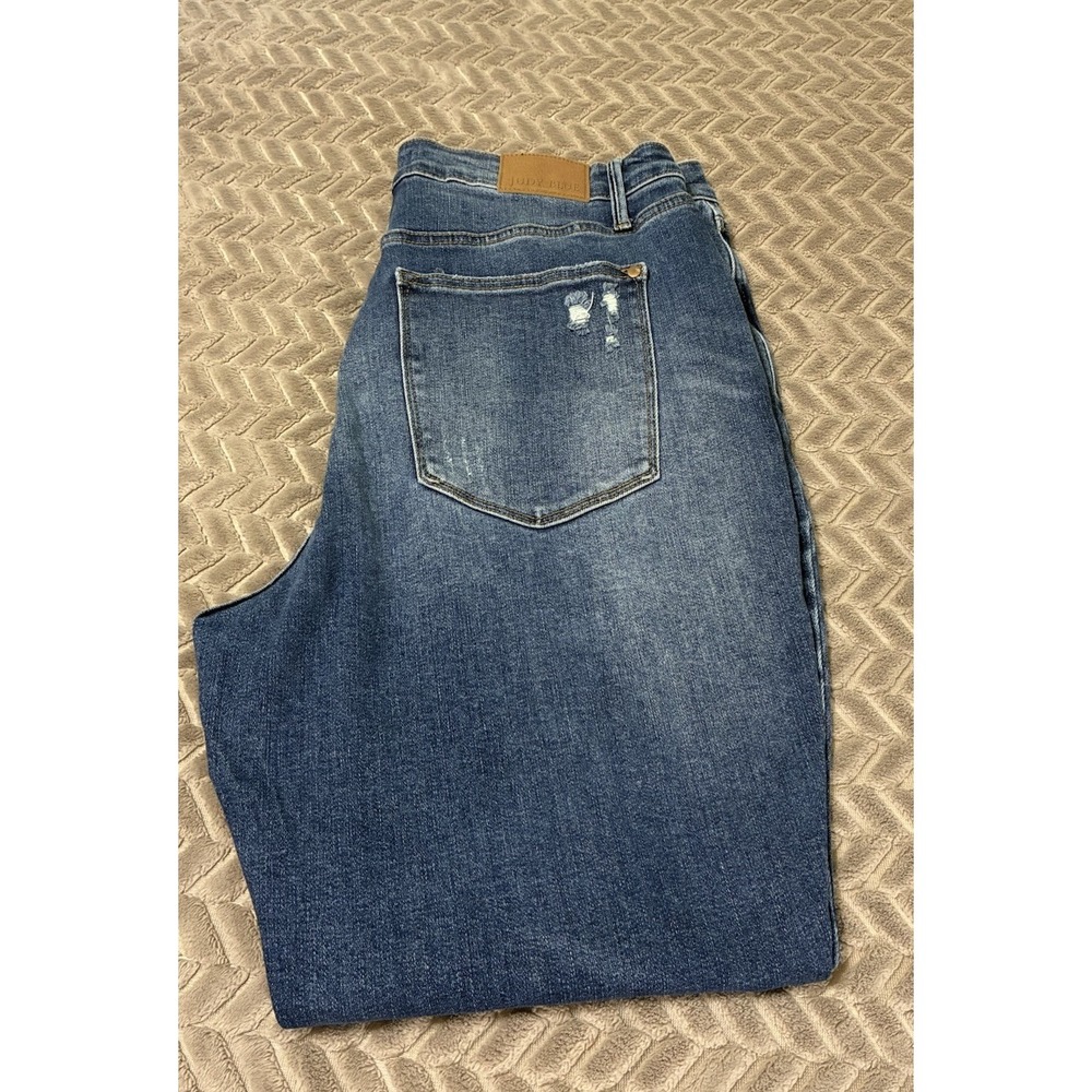 Judy Blue Jeans 20W Slim Fit Inseam 26 Inches Distressed Blue Faded Down Front
